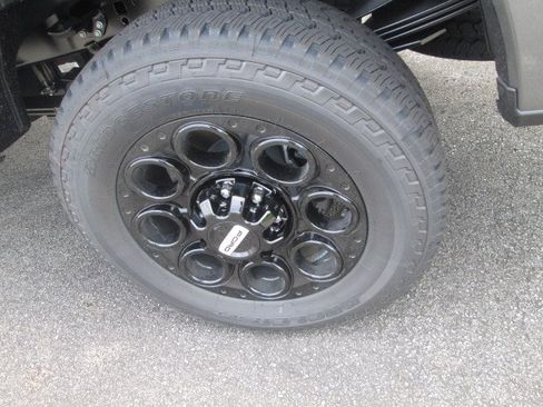 New 2025 Ford F350 XLT w/ Black Appearance Package image 9