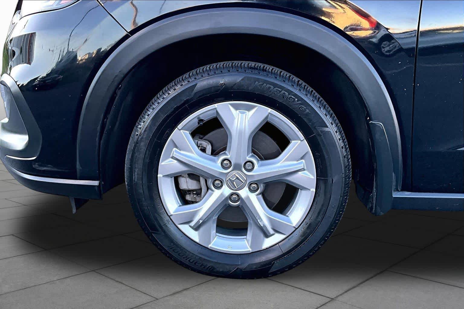 Used 2023 Honda HR-V LX image 10