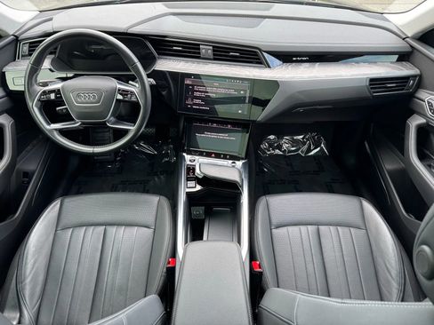 Used 2021 Audi e-tron Premium Plus w/ Premium Plus Package image 23
