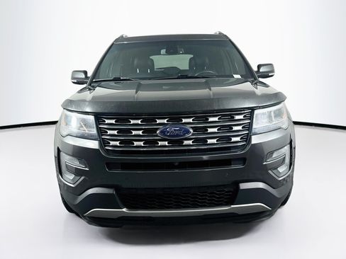 Used 2016 Ford Explorer Limited w/ Equipment Group 301A FWD image 2