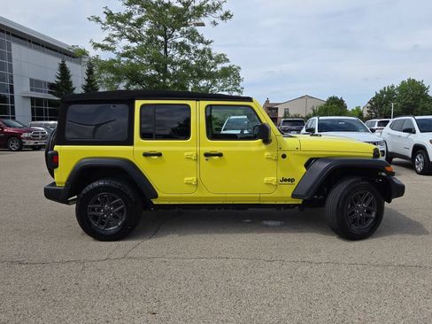 Used 2024 Jeep Wrangler Unlimited Sport AWD/4WD image 5