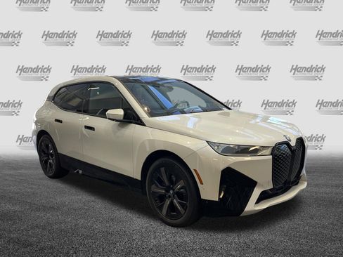 Used 2024 BMW iX xDrive50 w/ Premium Package AWD/4WD image 2
