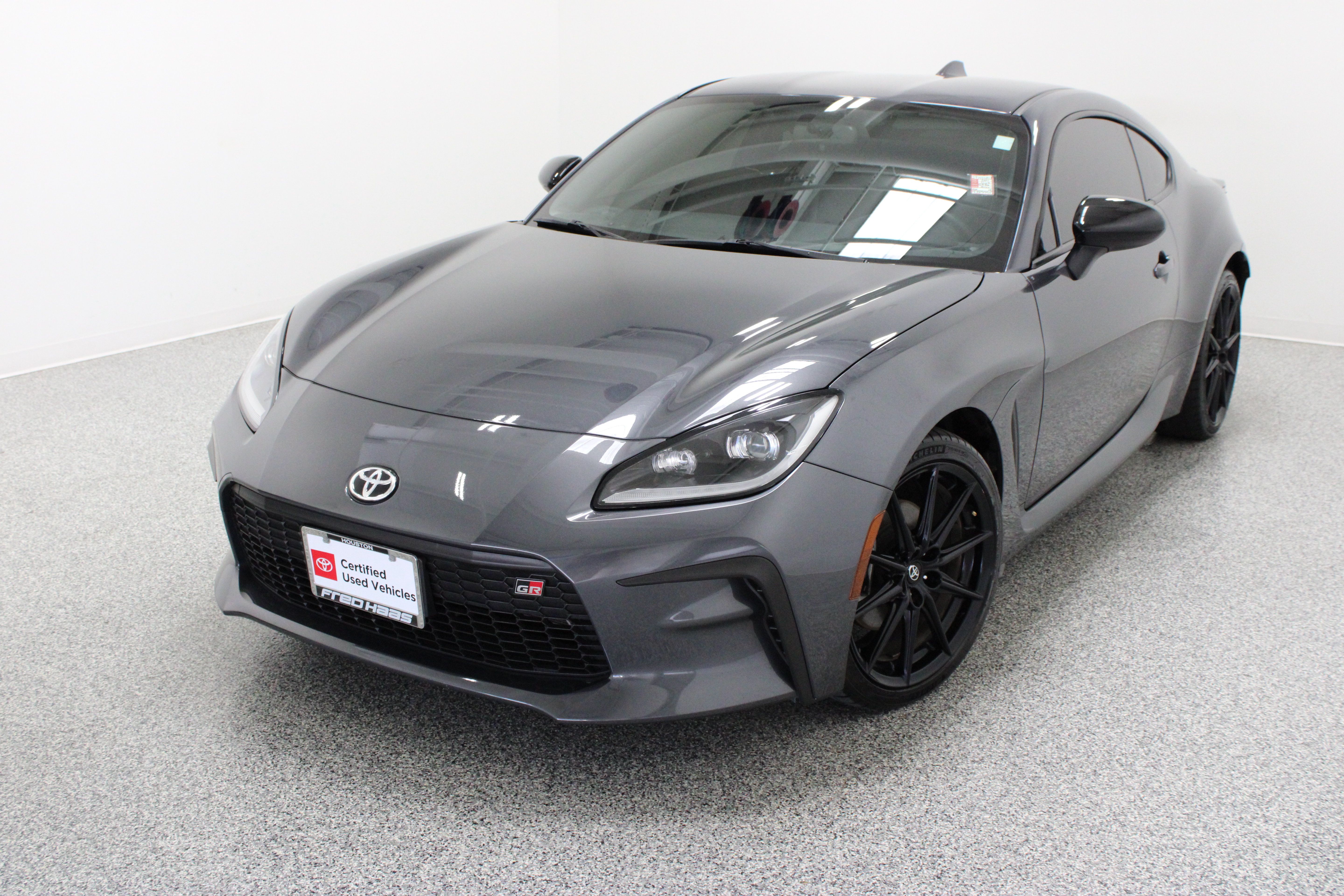Used 2025 Toyota GR86 Premium RWD image 2