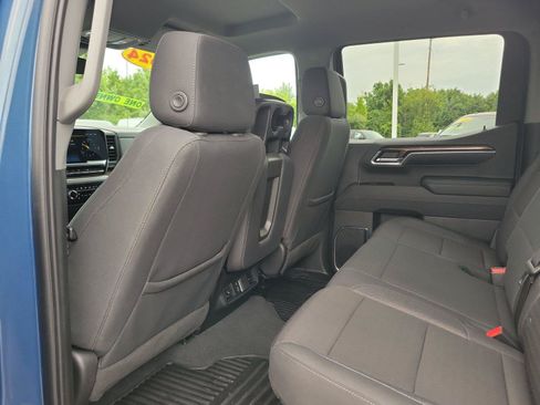 Used 2024 Chevrolet Silverado 1500 LT AWD/4WD image 17