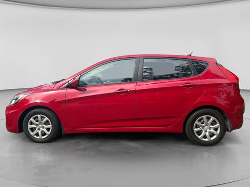 Used 2013 Hyundai Accent GS FWD image 2