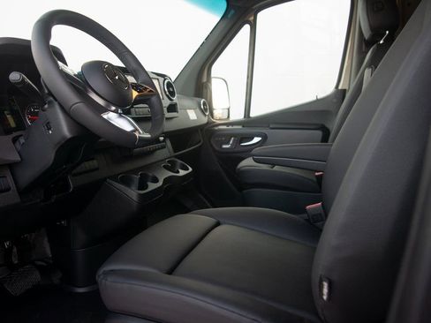 New 2025 Mercedes-Benz Sprinter 2500 image 25