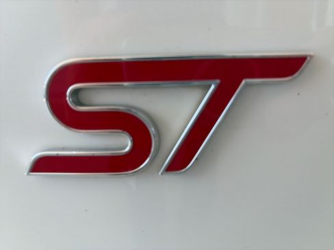 Used 2020 Ford Edge ST w/ Equipment Group 401A AWD/4WD image 9