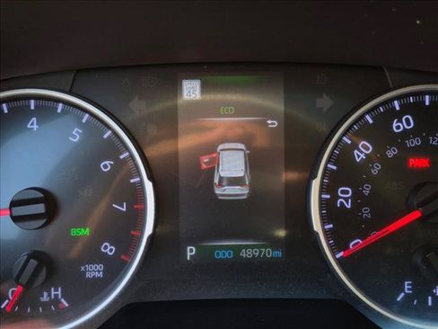 Used 2020 Toyota RAV4 XLE Premium FWD image 10