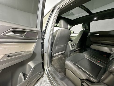 Used 2023 Volkswagen Atlas Cross Sport SE FWD image 17
