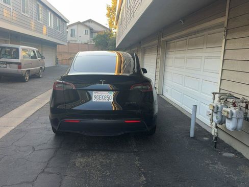 Used 2021 Tesla Model Y Long Range AWD/4WD image 6