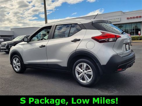 Used 2019 Nissan Kicks S image 5