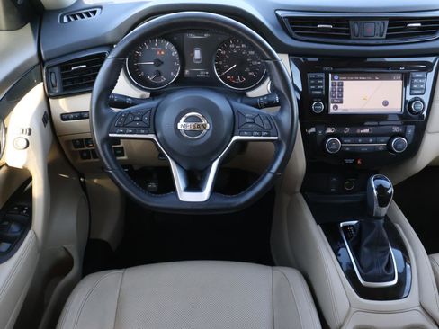 Used 2017 Nissan Rogue SL w/ SL Premium Package image 9