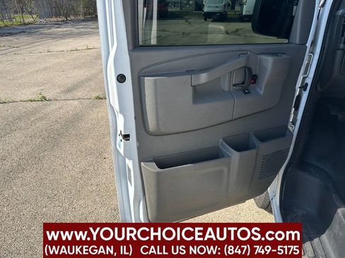 Used 2016 Chevrolet Express 2500 RWD image 9