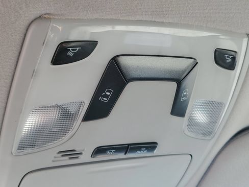 Used 2011 Toyota Sienna LE w/ Towing Pkg FWD image 30