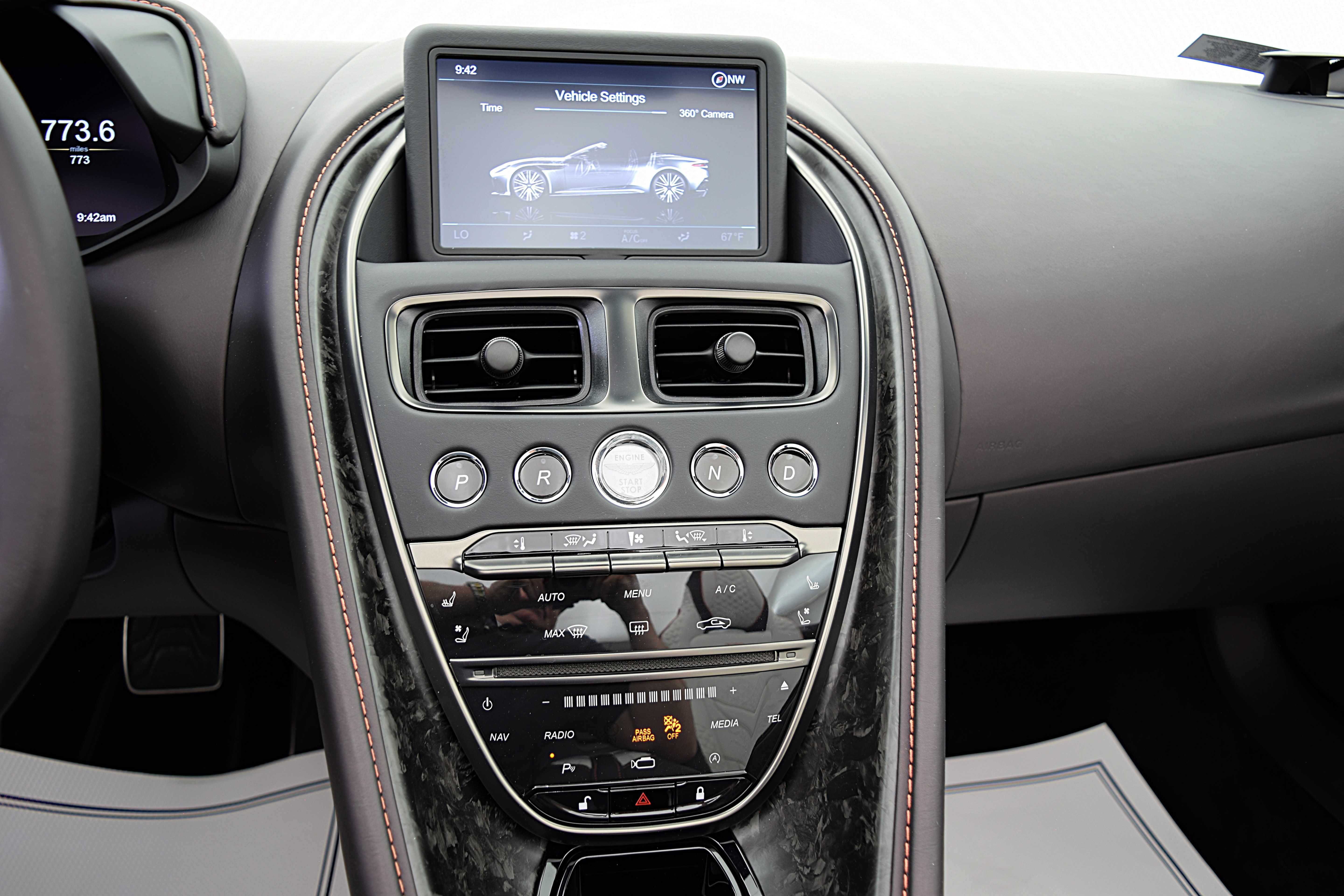 Used 2023 Aston Martin DBS Superleggera Volante RWD image 38