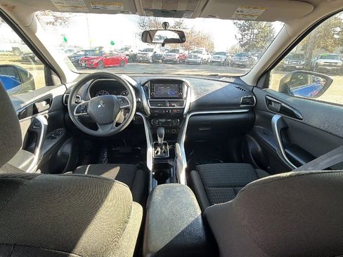 Used 2018 Mitsubishi Eclipse Cross ES FWD image 11