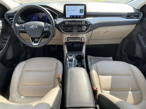 Used 2022 Ford Escape SEL w/ Technology Package image 11