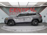 Used 2021 Jeep Cherokee Latitude Plus image 3