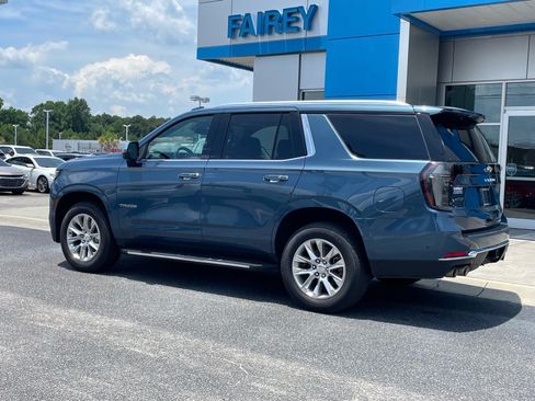 Used 2025 Chevrolet Tahoe Premier RWD image 3
