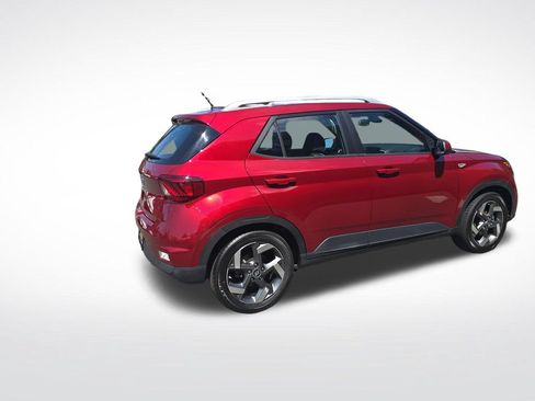 Certified 2024 Hyundai Venue Limited FWD image 7