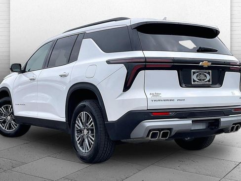 Used 2024 Chevrolet Traverse LT AWD/4WD image 11