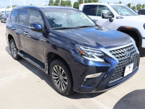 Used 2020 Lexus GX 460 Luxury w/ Accessory Package AWD/4WD image 2