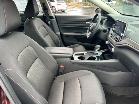 Used 2024 Nissan Altima 2.5 SV FWD image 34