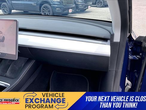 Used 2022 Tesla Model Y Performance AWD/4WD image 13