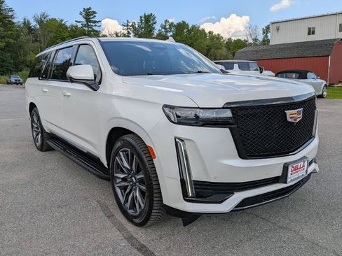 Used 2022 Cadillac Escalade ESV Sport Platinum AWD/4WD image 4
