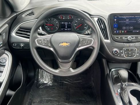 Used 2023 Chevrolet Malibu LT image 17