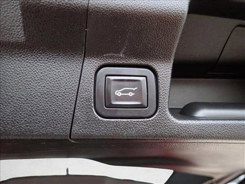 Used 2019 GMC Acadia SLT w/ LPO, Cargo Package AWD/4WD image 9