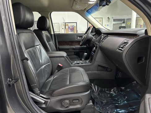 Used 2019 Ford Flex Limited image 19
