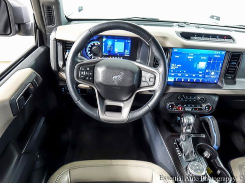 Used 2024 Ford Bronco Wildtrak image 12