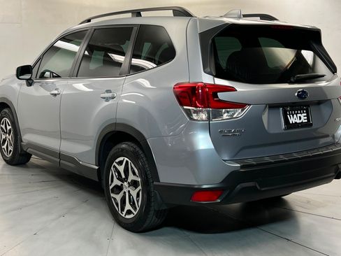 Used 2021 Subaru Forester Premium AWD/4WD image 3