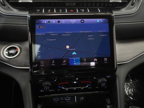 Used 2025 Jeep Grand Cherokee Limited AWD/4WD image 34