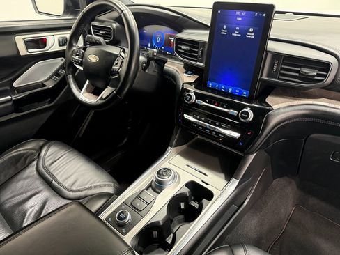 Used 2023 Ford Explorer Platinum w/ Technology Package image 28