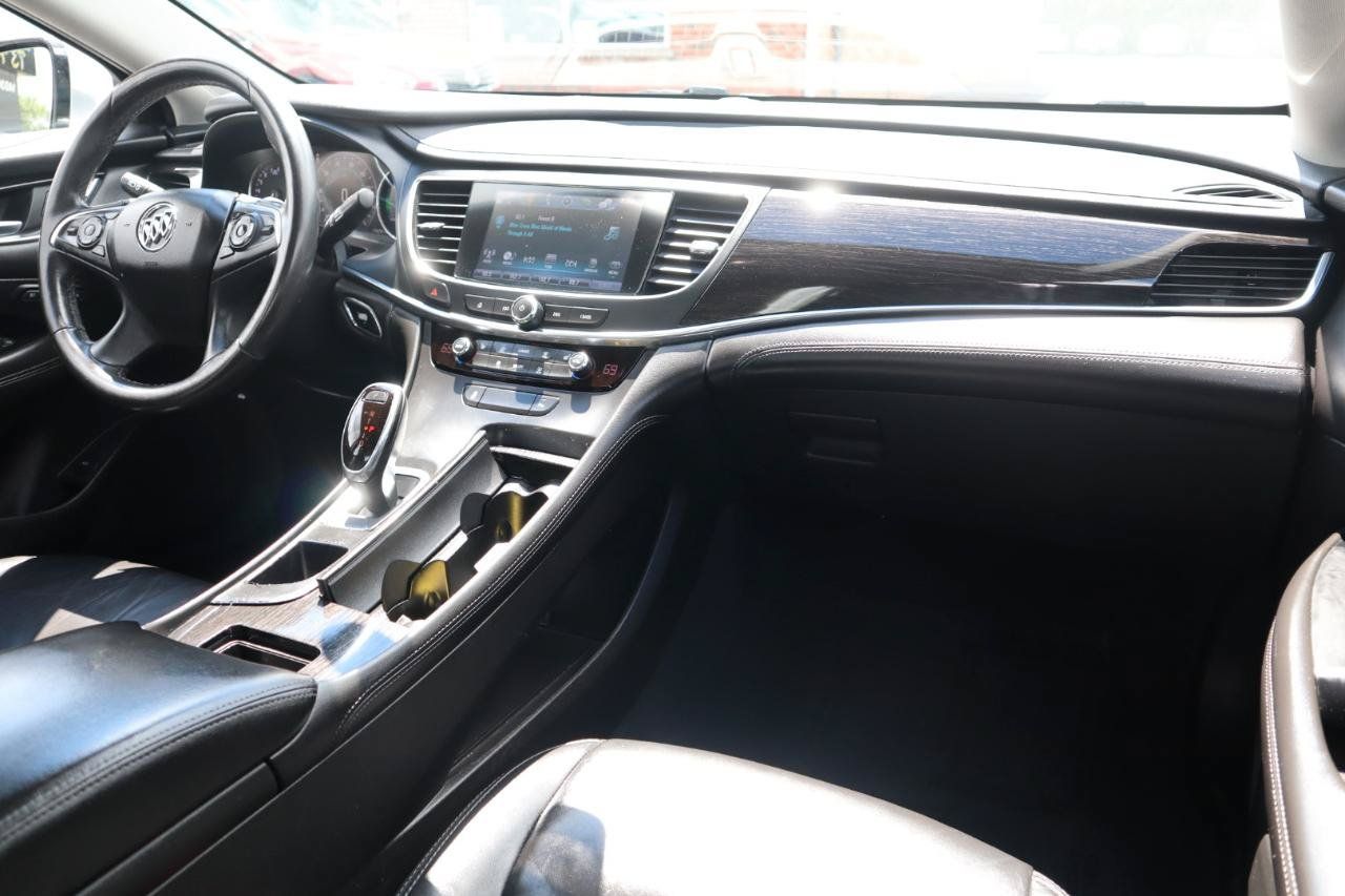 Used 2018 Buick LaCrosse Essence FWD image 11