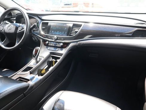 Used 2018 Buick LaCrosse Essence FWD image 11