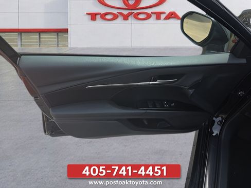 Used 2025 Toyota Camry LE FWD image 11