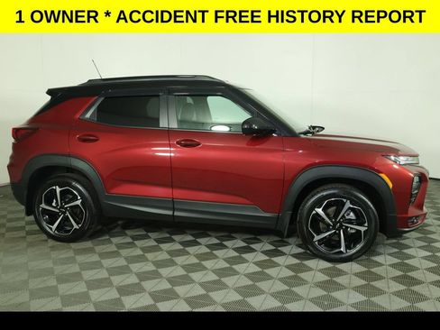 Used 2023 Chevrolet TrailBlazer RS w/ Technology Package AWD/4WD image 2