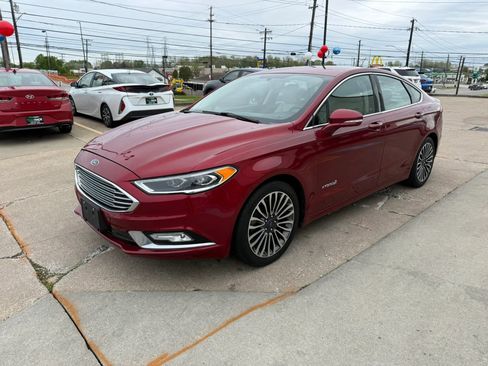 Used 2017 Ford Fusion Titanium FWD image 6