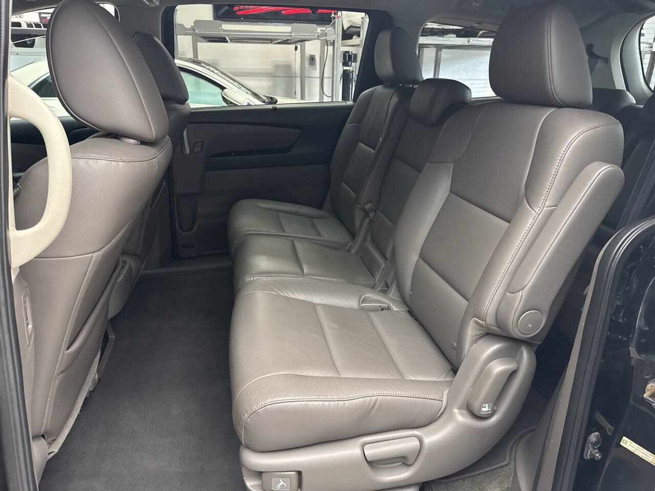 Used 2013 Honda Odyssey Touring Elite image 21