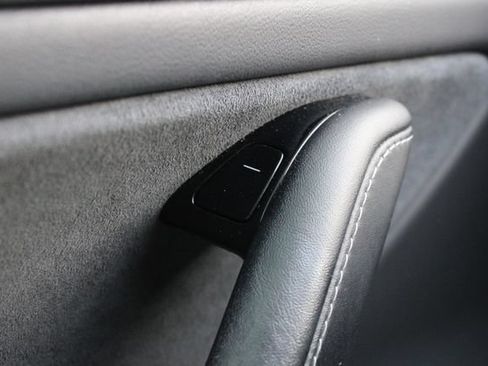 Used 2018 Tesla Model 3 Long Range RWD image 7