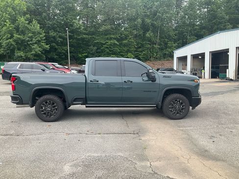 Used 2026 Chevrolet Silverado 2500 LTZ w/ LTZ Plus Package AWD/4WD image 4