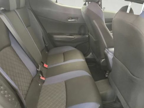 Used 2021 Toyota C-HR XLE FWD image 21