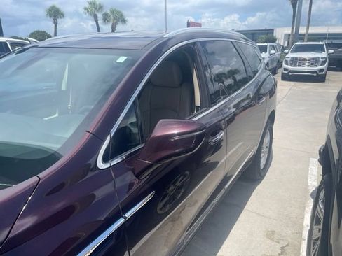 Used 2018 Buick Enclave Essence FWD image 3