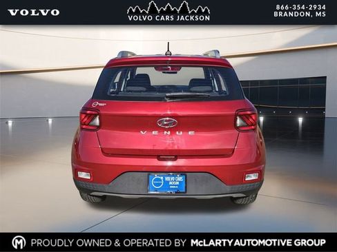 Used 2024 Hyundai Venue SEL image 5