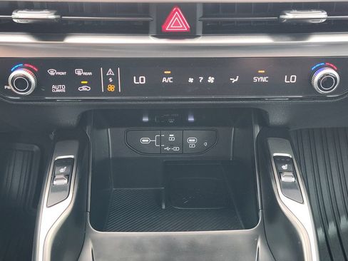 New 2026 Kia Sorento S w/ S Panoramic Sunroof Package FWD image 16