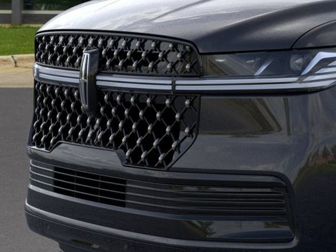New 2026 Lincoln Navigator L Black Label AWD/4WD image 17