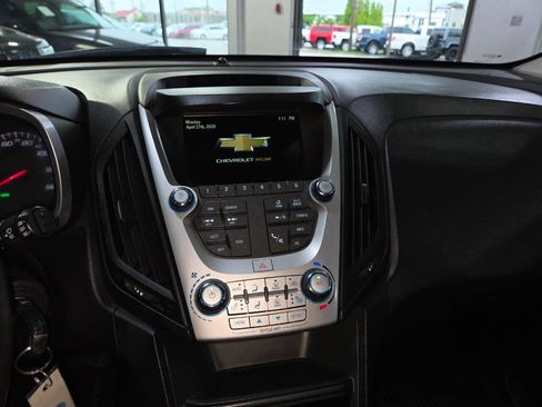 Used 2017 Chevrolet Equinox Premier w/ Enhanced Convenience Package FWD image 32